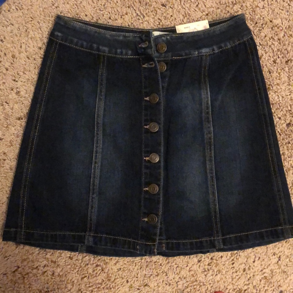 ⭐️Sold⭐️Button Up Denim Skirt